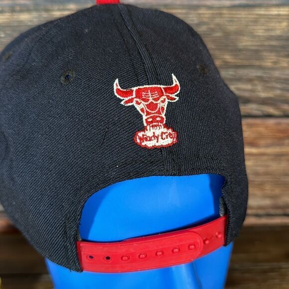 New Era Chicago Bulls Windy City SnapBack Hat - Picture 5 of 8